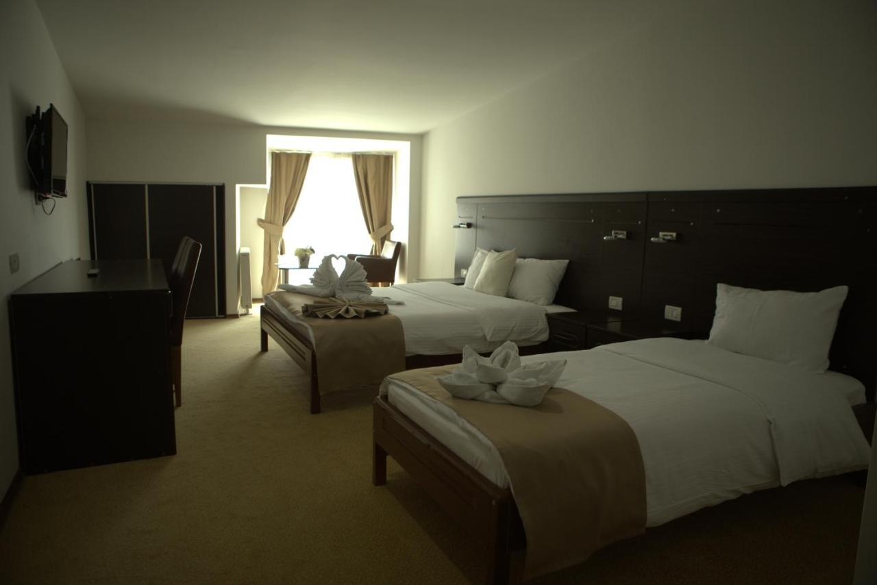 Arabella Hotel Kicevo Bagian luar foto