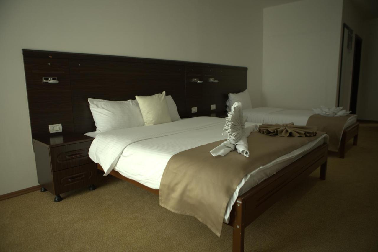 Arabella Hotel Kicevo Bagian luar foto