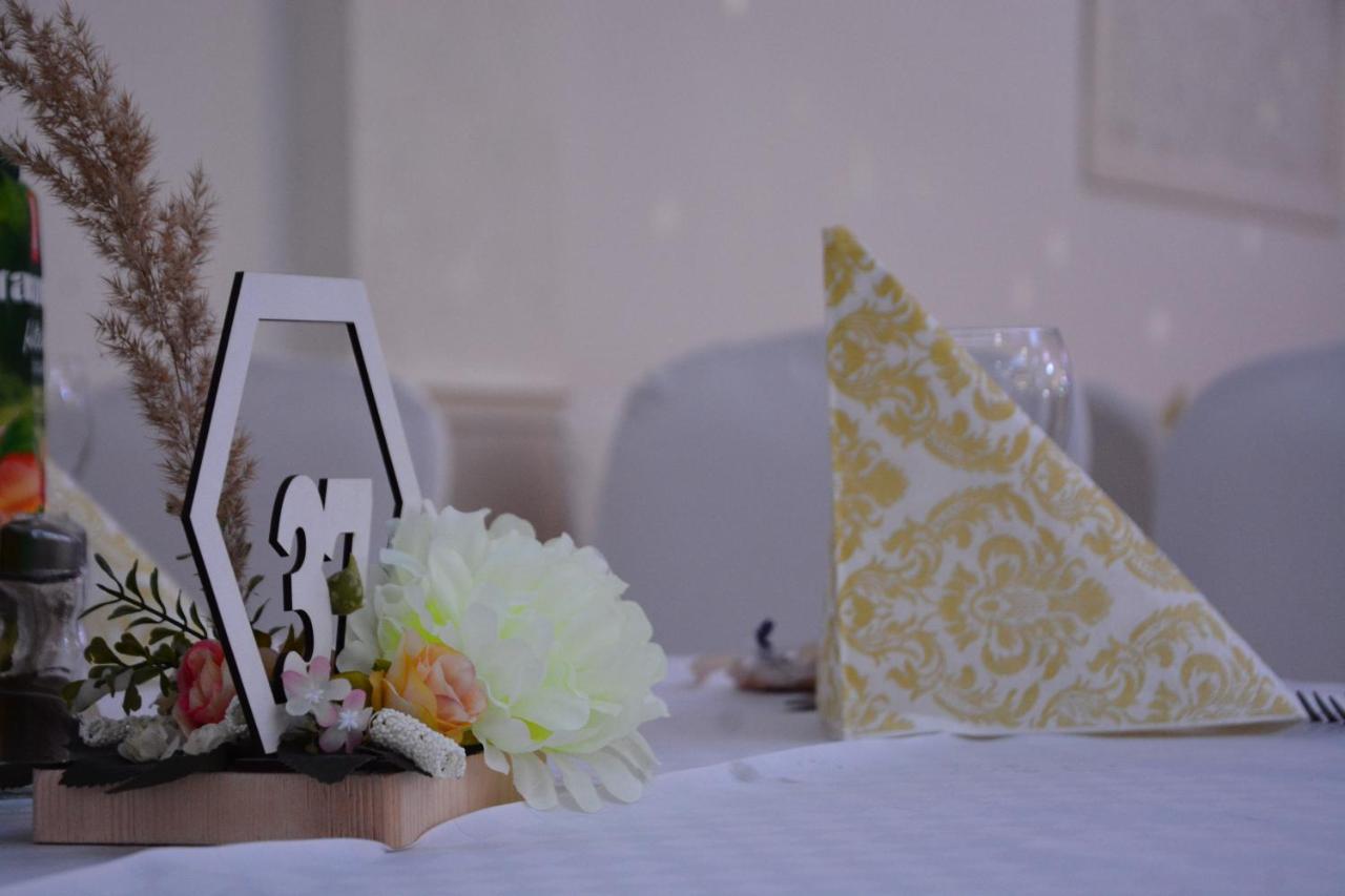 Arabella Hotel Kicevo Bagian luar foto