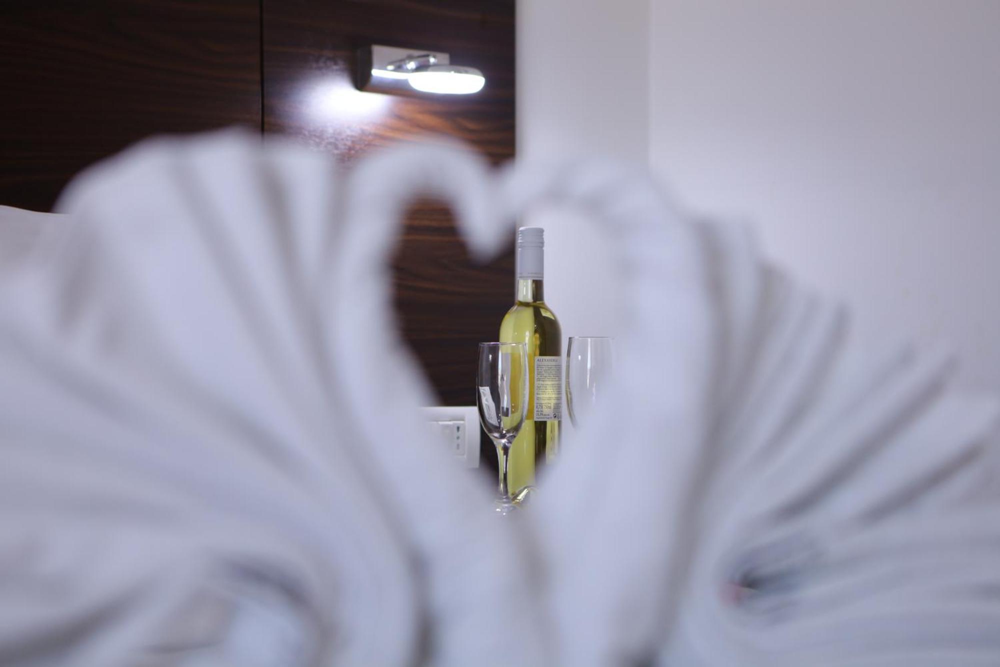 Arabella Hotel Kicevo Bagian luar foto