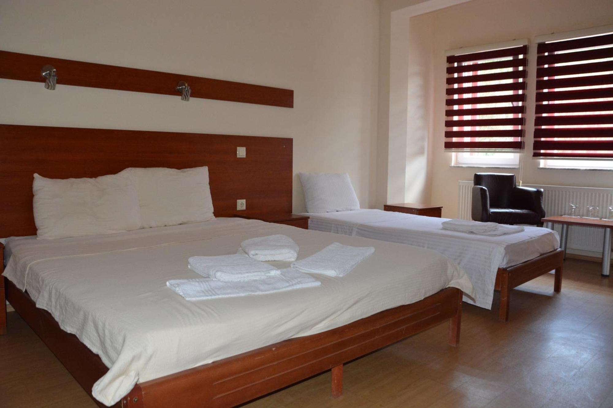 Arabella Hotel Kicevo Bagian luar foto