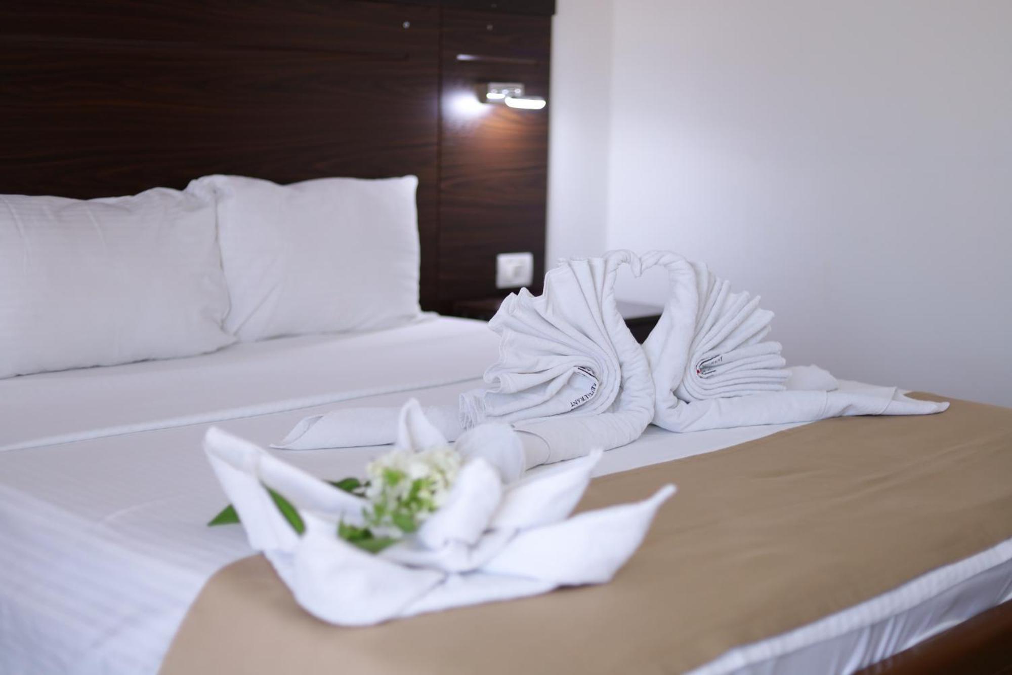 Arabella Hotel Kicevo Bagian luar foto
