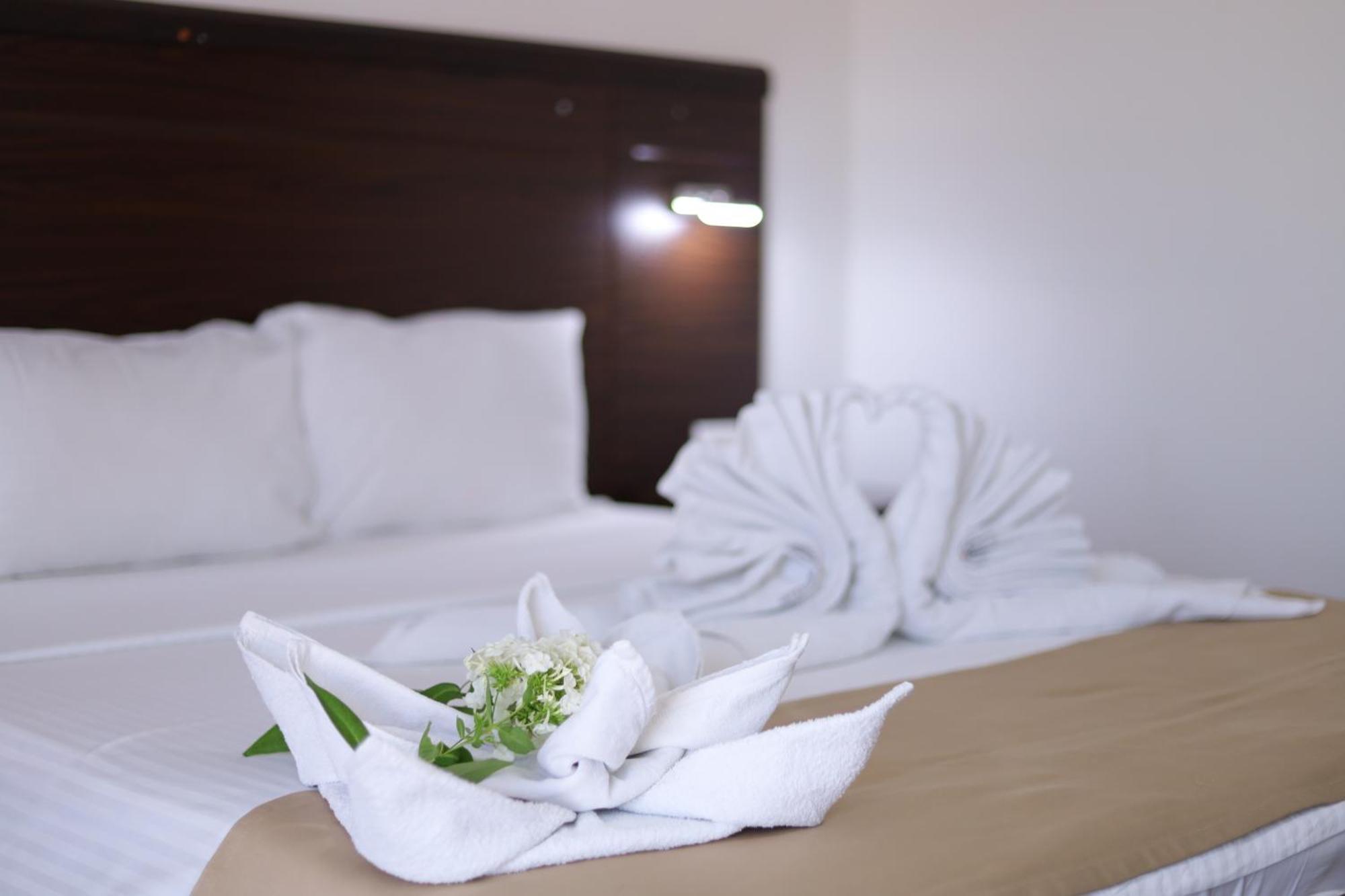 Arabella Hotel Kicevo Bagian luar foto