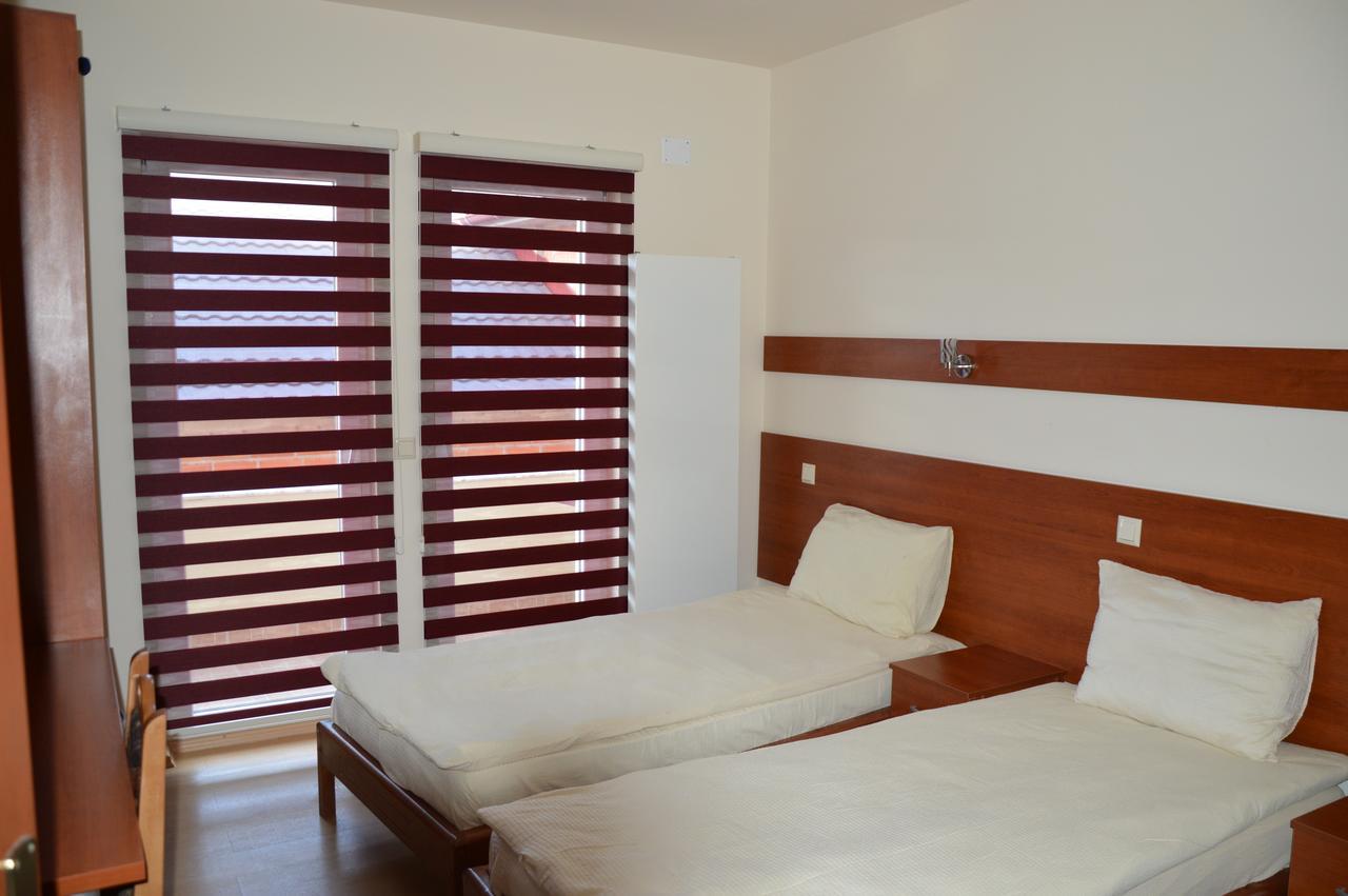 Arabella Hotel Kicevo Bagian luar foto